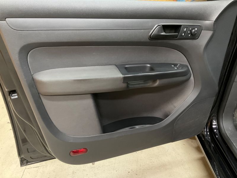 Volkswagen Caddy 1.2 TSI Roncalli Trendline 2011 – снимка 26