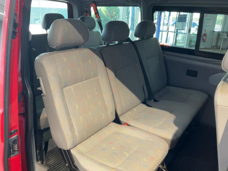 Volkswagen T5 Kombi 1.9 TDI City — zdjęcie 14