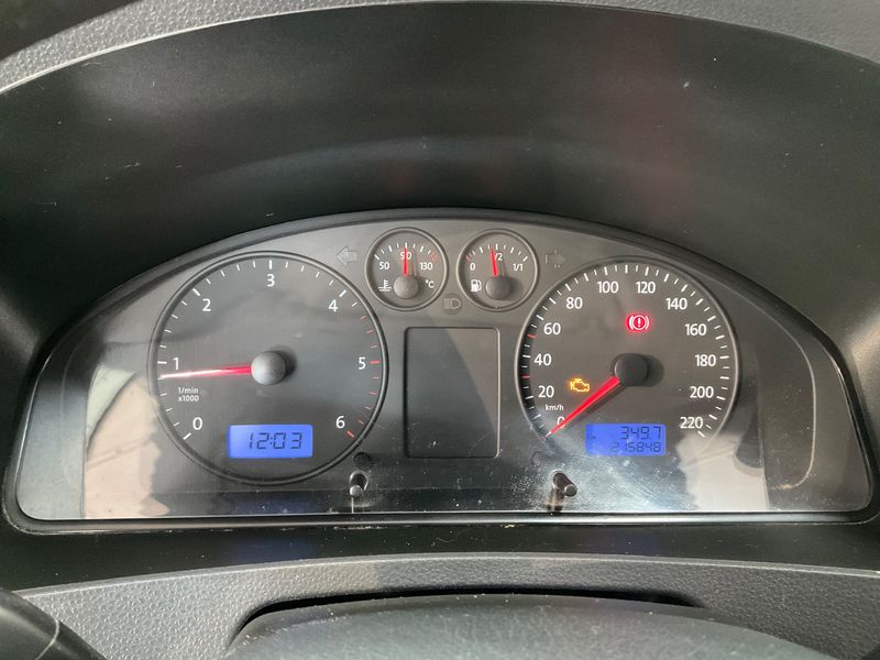 Volkswagen T5 Kombi 1.9 TDI City — zdjęcie 13