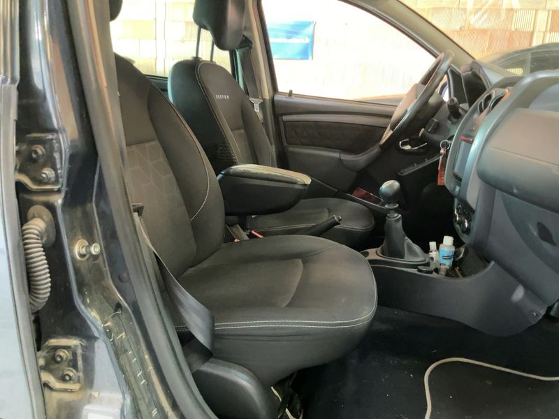 Dacia Duster 1.5 dCi Prestige 4x4 2014 – снимка 16