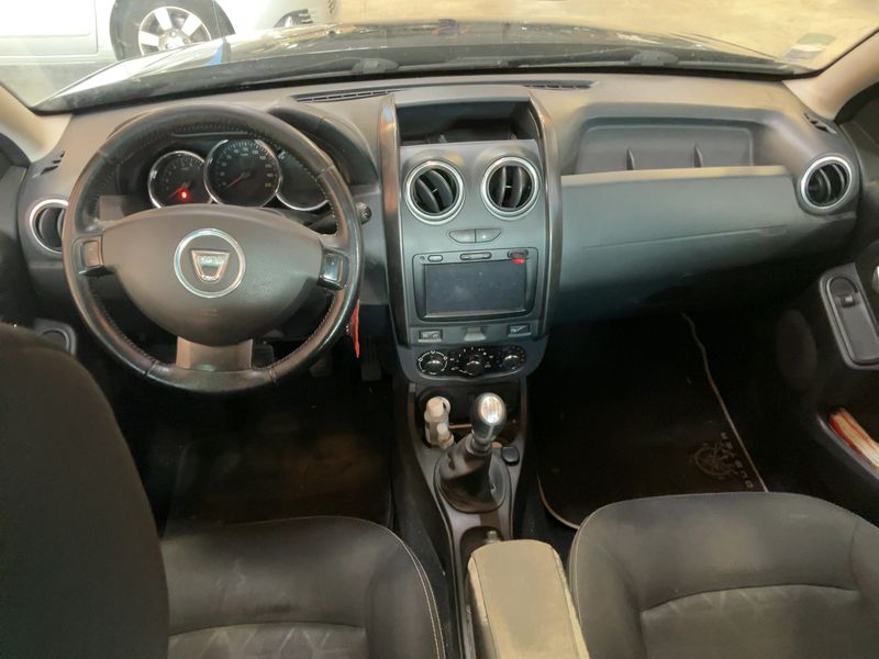 Dacia Duster 1.5 dCi Prestige 4x4 2014 – снимка 17