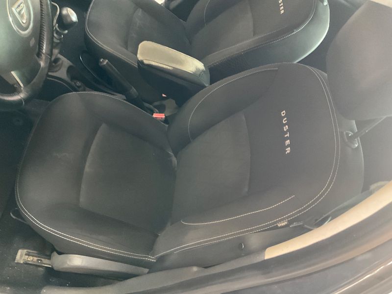 Dacia Duster 1.5 dCi Prestige 4x4 2014 – снимка 26