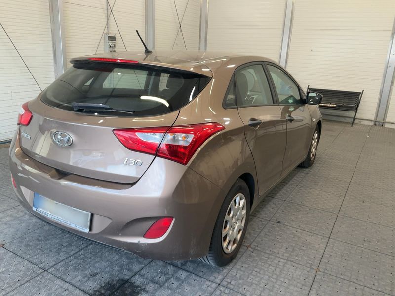 Hyundai i30 1.4 Classic — zdjęcie 6