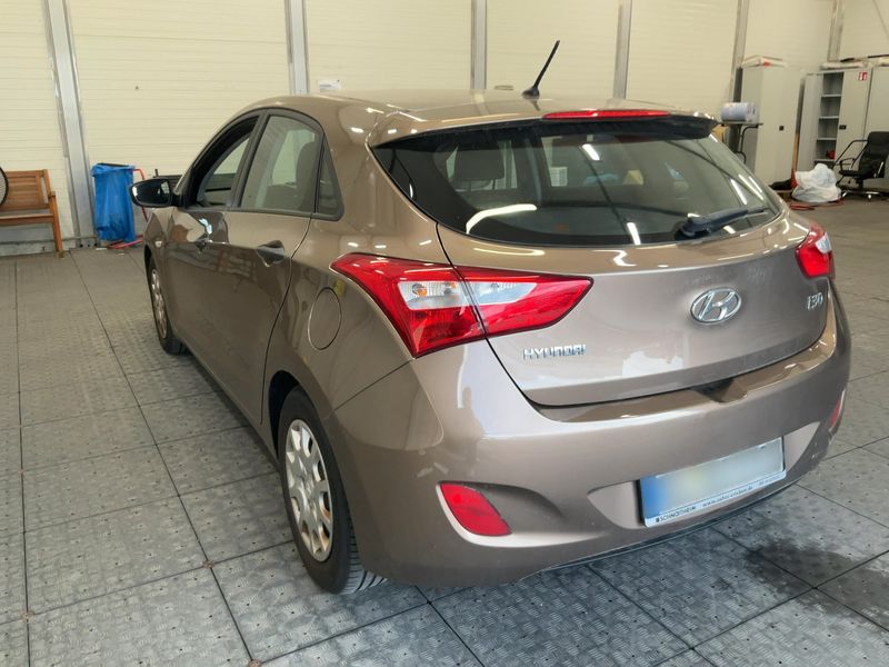 Hyundai i30 1.4 Classic — zdjęcie 3