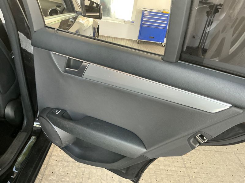 Mercedes-Benz C-Klasse C 180 CGI T BlueEfficiency Avantgarde 2014 – снимка 38