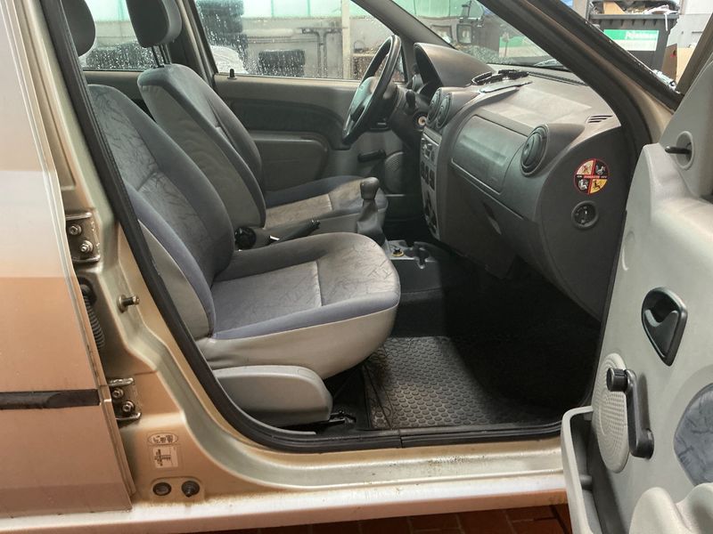 Dacia Logan 1.4 Ambiance — zdjęcie 3
