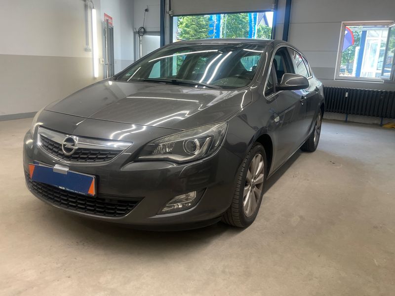 Opel Astra 1.4 Turbo Innovation 2011 – снимка 1