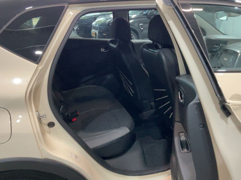 Renault Captur 1.3 TCe Intens — zdjęcie 14