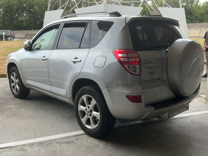 Toyota RAV 4 2.2 D-4D Active — zdjęcie 3