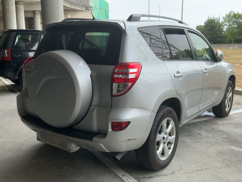 Toyota RAV 4 2.2 D-4D Active — zdjęcie 6