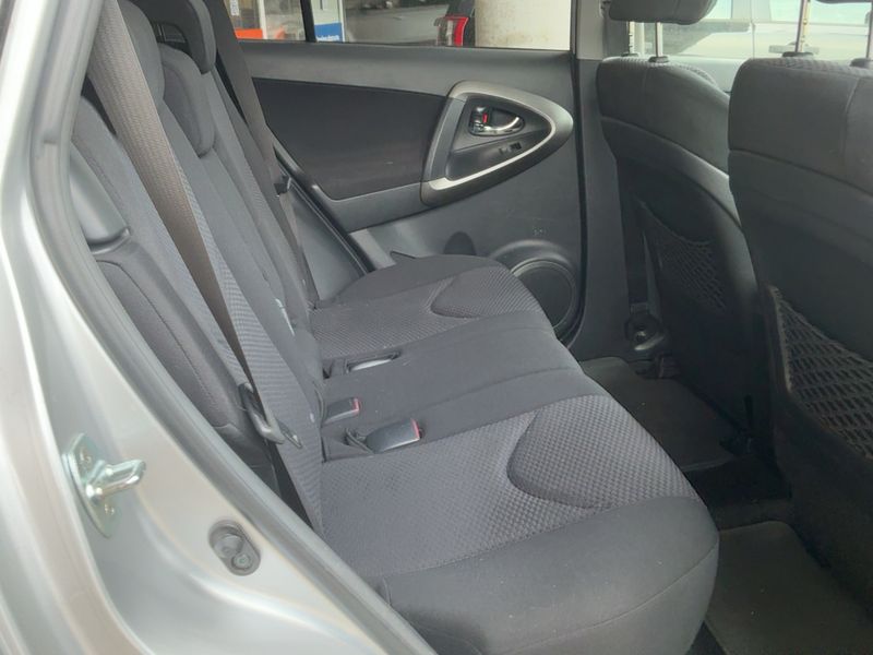 Toyota RAV 4 2.2 D-4D Active — zdjęcie 14