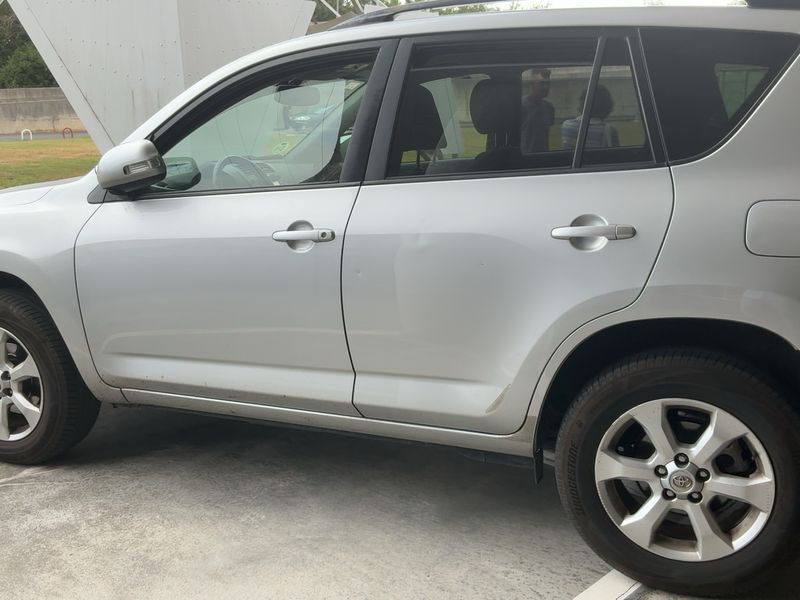 Toyota RAV 4 2.2 D-4D Active — zdjęcie 4