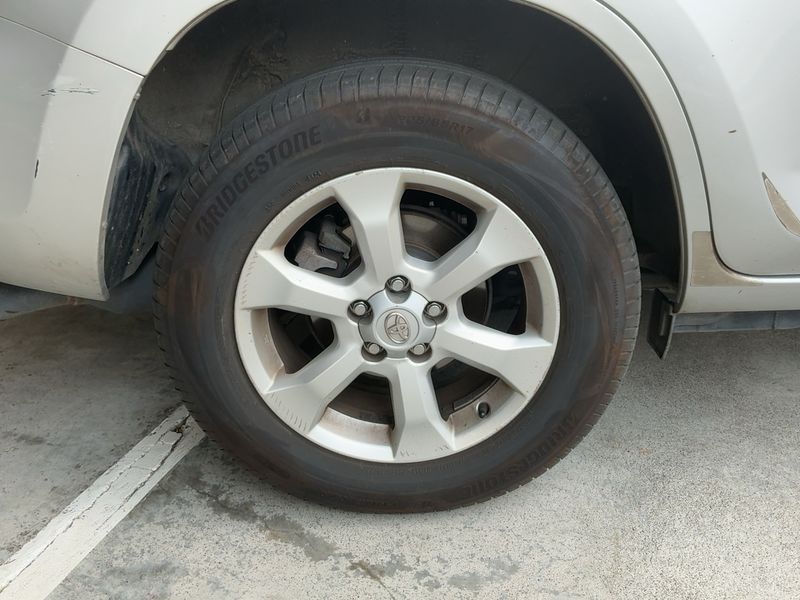 Toyota RAV 4 2.2 D-4D Active 2011 – снимка 9