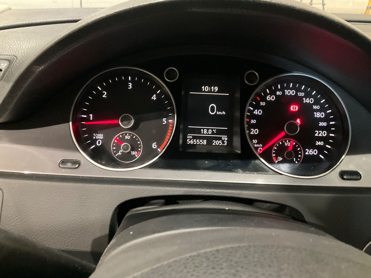 Volkswagen Passat 2010 — photo 5