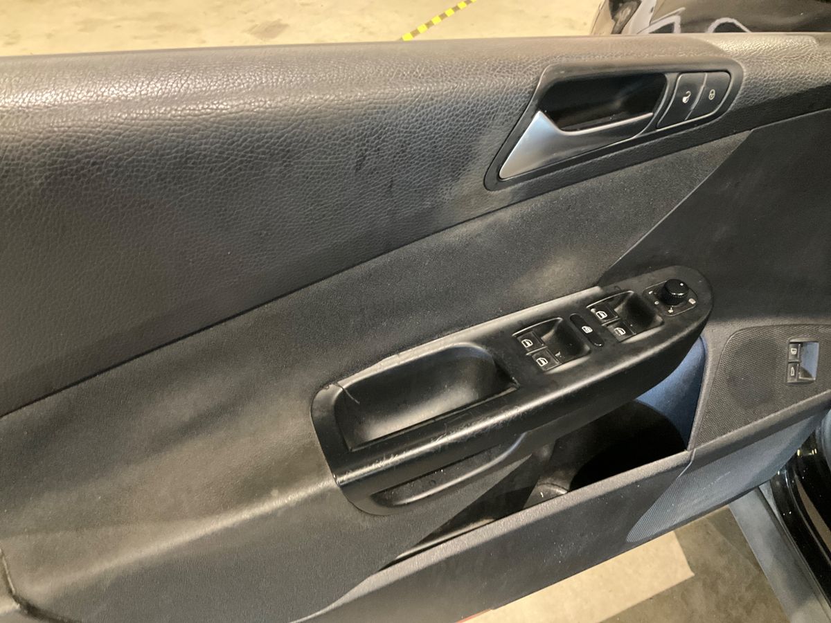 Volkswagen Passat 2010 — photo 9