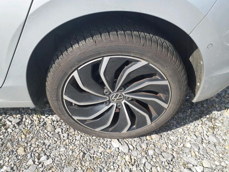 Volkswagen Golf VIII 1.0 eTSI Move — zdjęcie 25