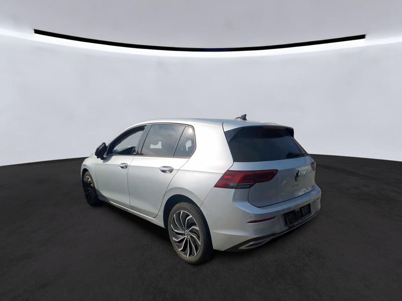 Volkswagen Golf VIII 1.0 eTSI Move — zdjęcie 14