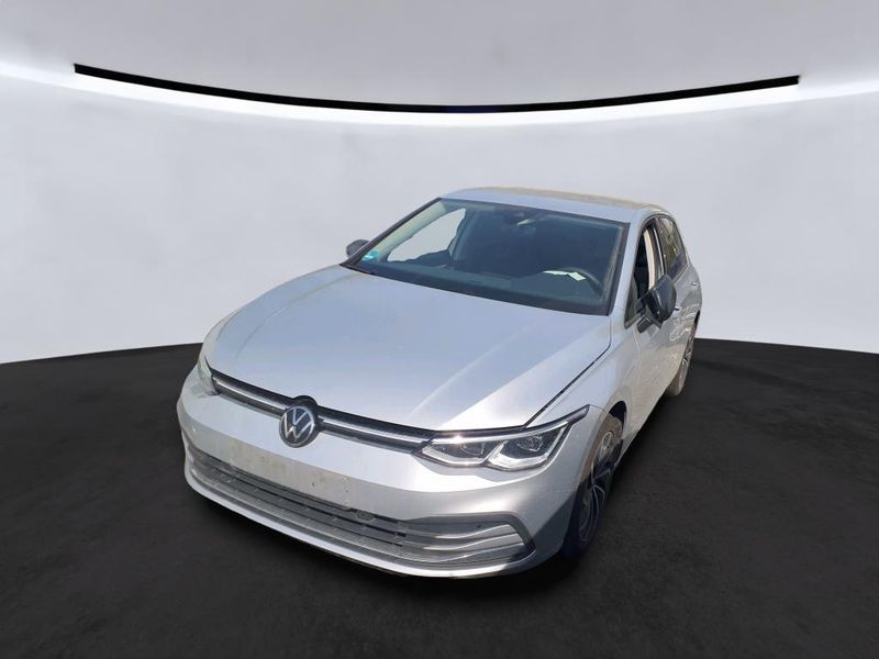 Volkswagen Golf VIII 1.0 eTSI Move — zdjęcie 1