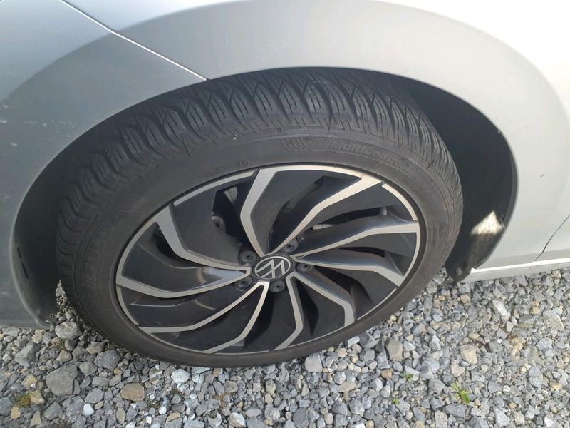 Volkswagen Golf VIII 1.0 eTSI Move — zdjęcie 23