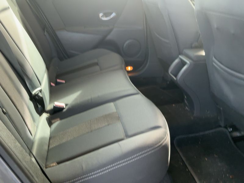 Renault Megane 1.5 dCi Dynamique 2010 – снимка 19