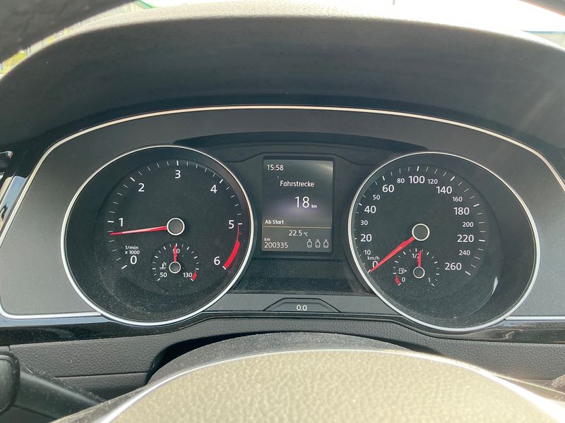 Volkswagen Passat 2.0 TDI Highline BlueMotion Tech 2016 – снимка 18