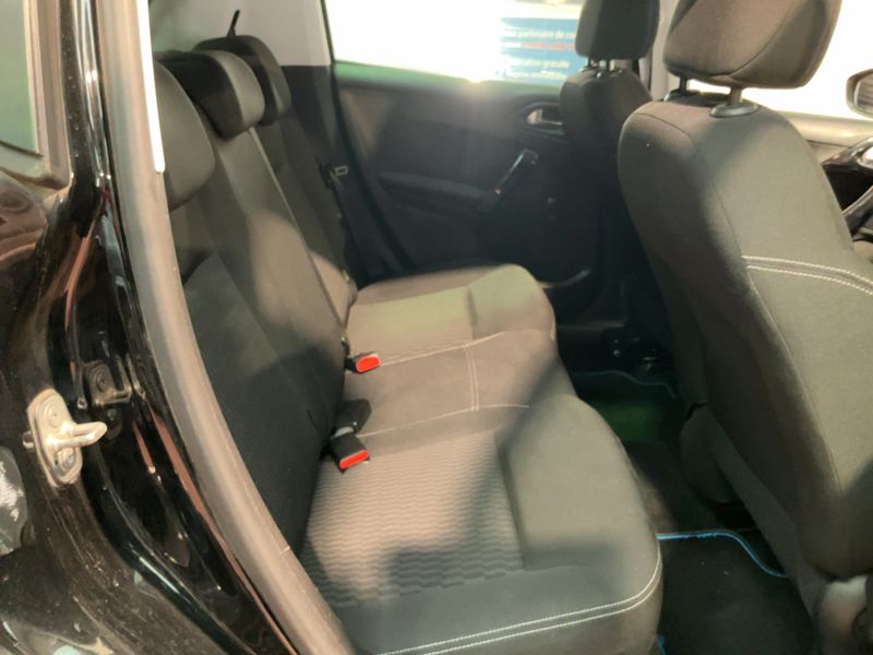 Peugeot 208 1.5 Blue-HDi Active — zdjęcie 14
