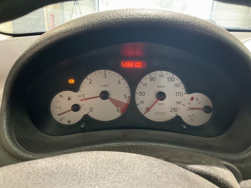 Peugeot 206 1.4 HDi X Line 2004 – снимка 4