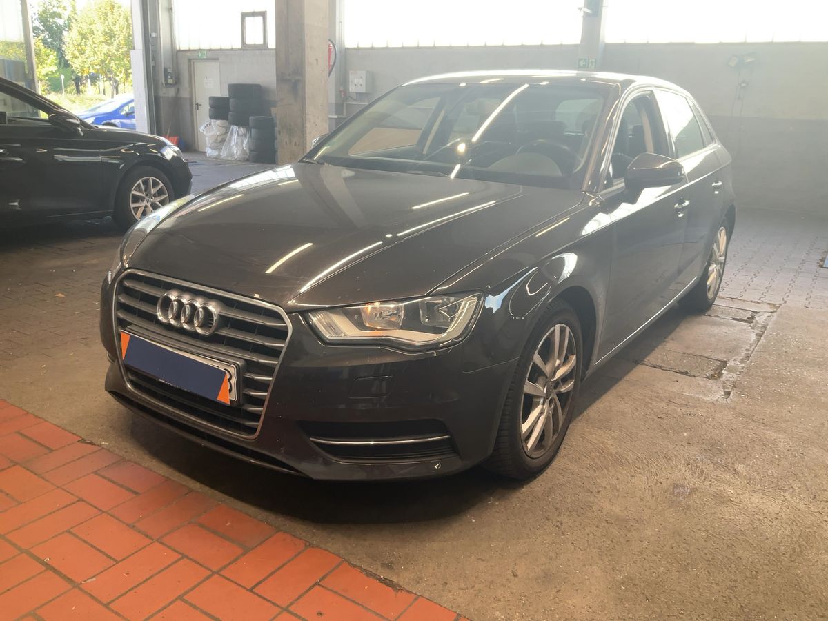 Audi A3 1.6 TDI Attraction