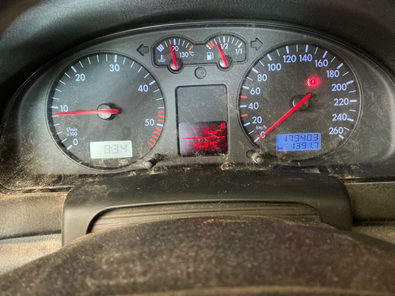 Volkswagen Passat 1.9 TDI Comfortline — zdjęcie 4