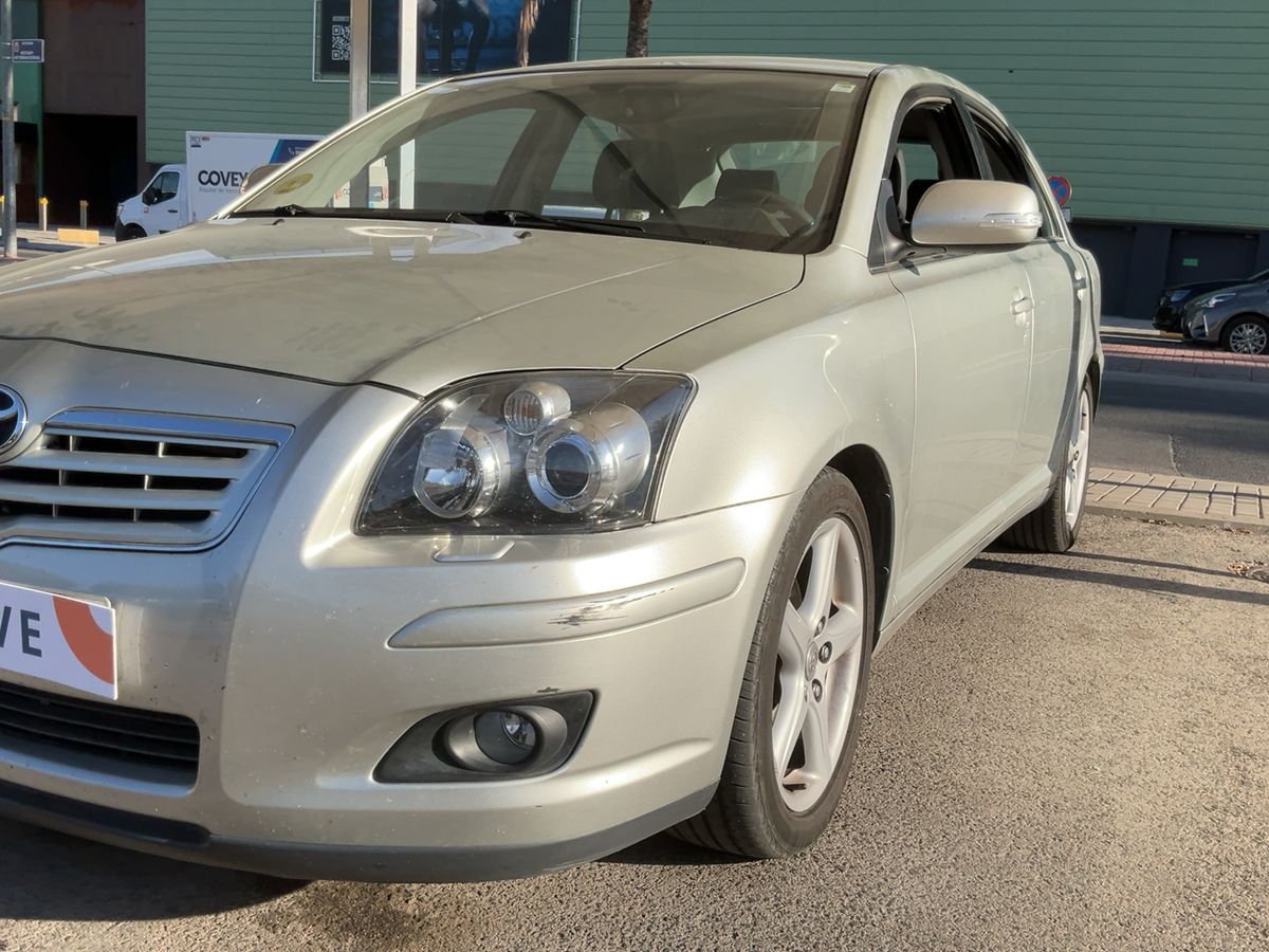 Toyota Avensis 2.2 D-4D Executive Liftback