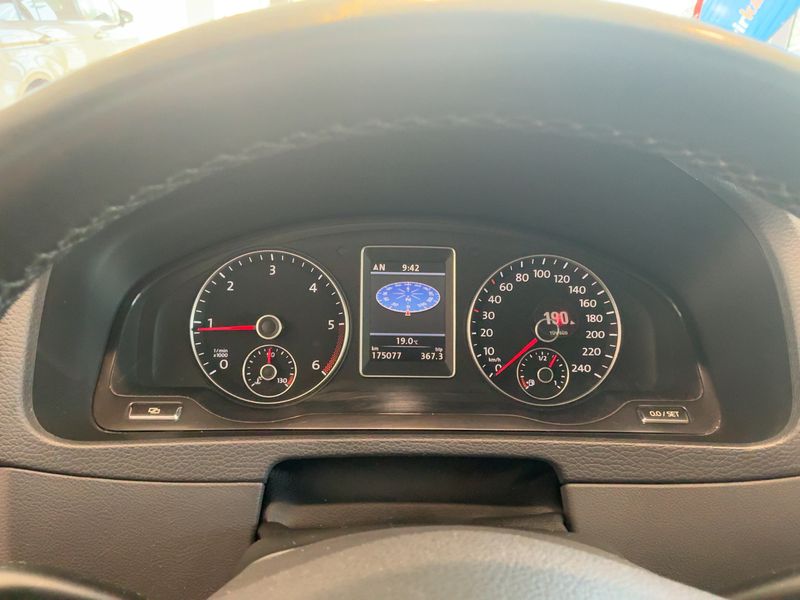 Volkswagen T5 Multivan 2.0 TDI Highline — zdjęcie 13