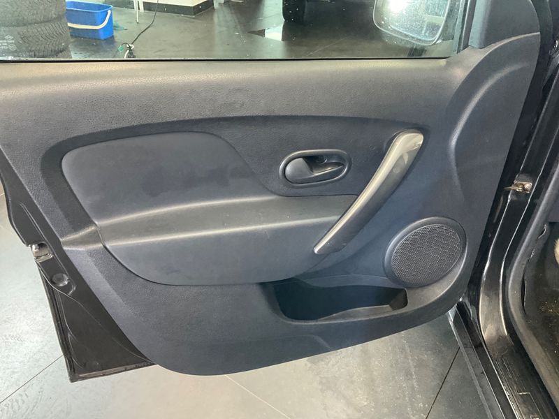 Dacia Sandero 1.5 dCi Stepway Prestige 2016 – снимка 33