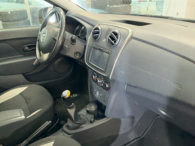 Dacia Sandero 1.5 dCi Stepway Prestige 2016 – снимка 17