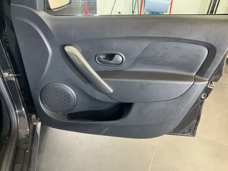 Dacia Sandero 1.5 dCi Stepway Prestige 2016 – снимка 27