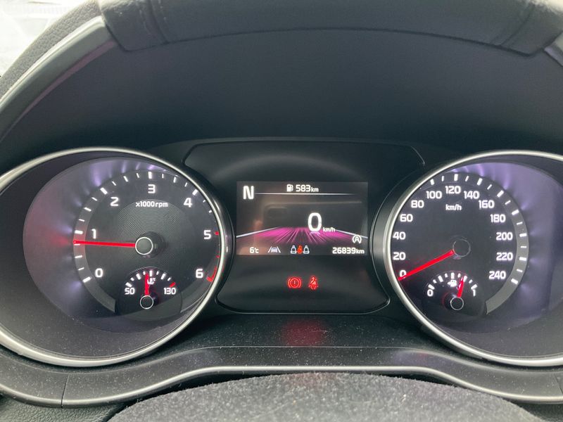 Kia XCeed 1.6 CRDi Mild-Hybrid Silber — zdjęcie 13