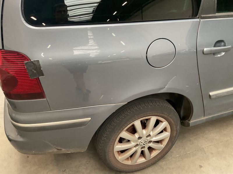 Volkswagen Sharan 1.9 TDI Sportline 2010 – снимка 23