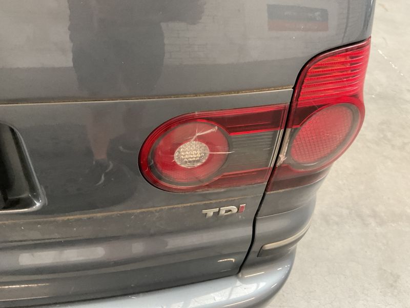 Volkswagen Sharan 1.9 TDI Sportline 2010 – снимка 42