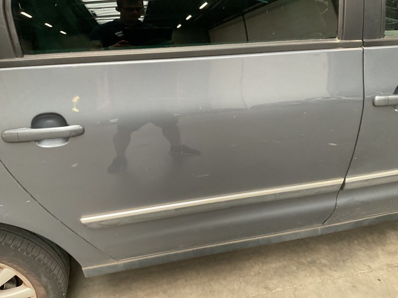Volkswagen Sharan 1.9 TDI Sportline 2010 – снимка 25