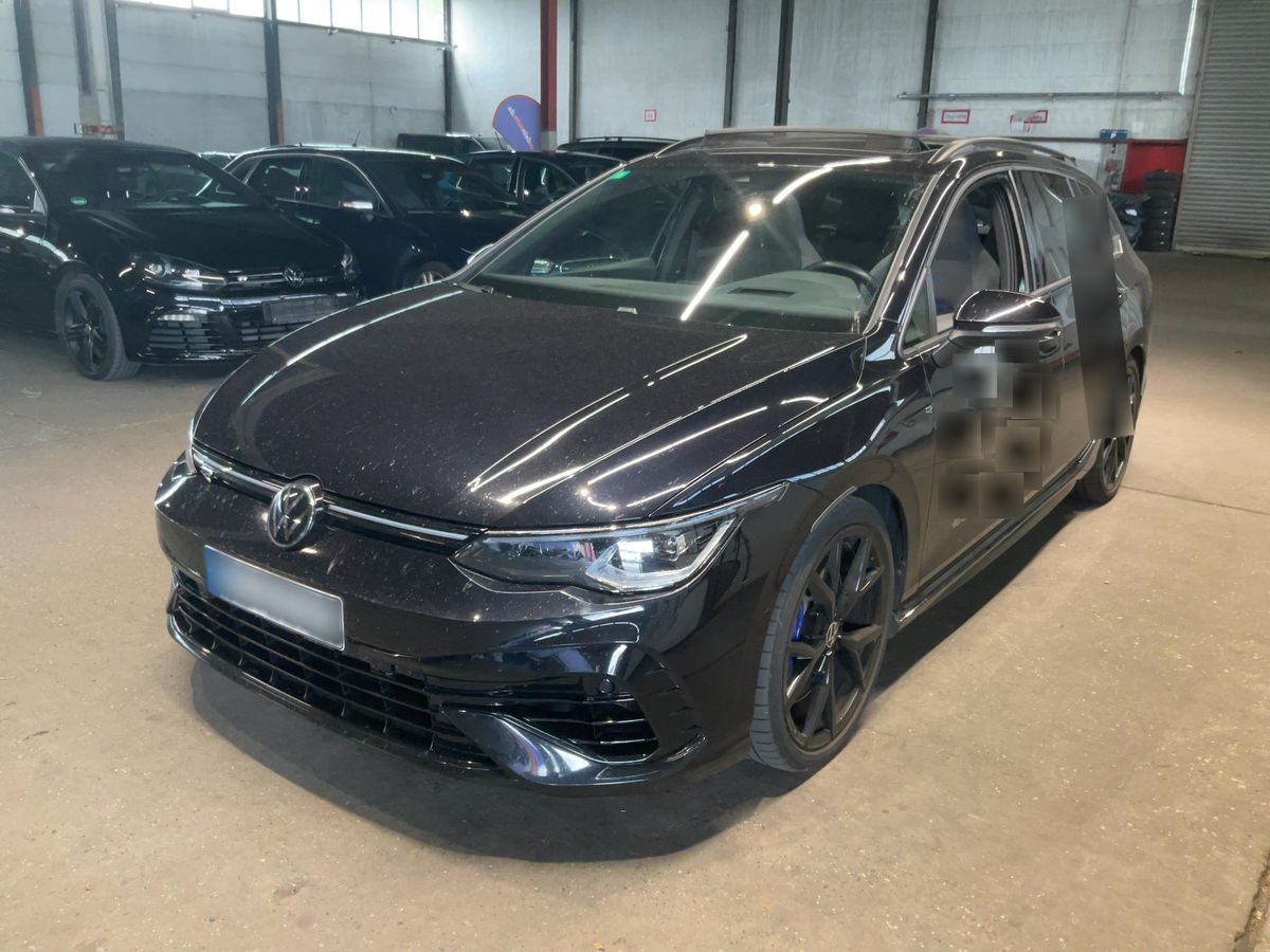 Volkswagen Golf 2023 — photo 1