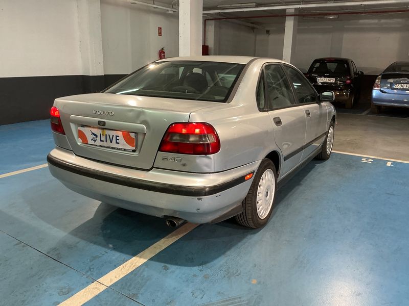 Volvo S40 1.6 — zdjęcie 2