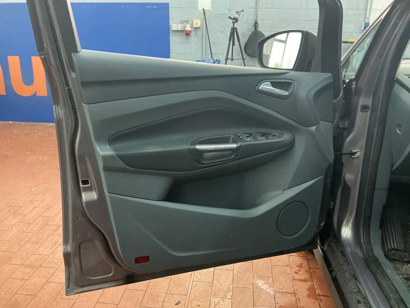 Ford Grand C-Max 1.0 EcoBoost Trend 2015 – снимка 23