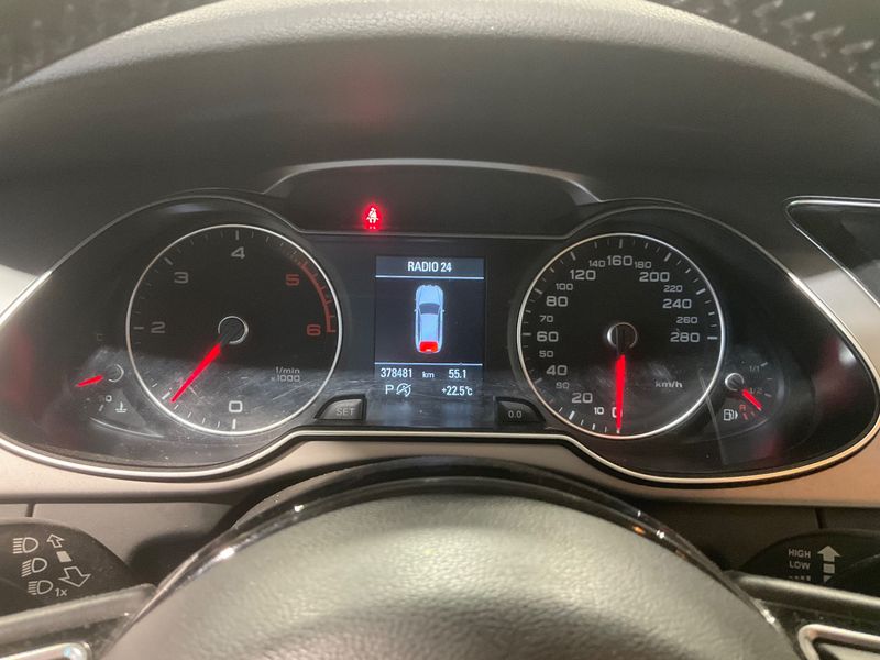 Audi A4 2.0 TDI Advanced 2013 – снимка 18