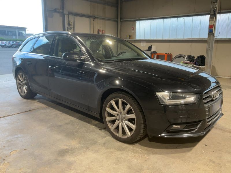 Audi A4 2.0 TDI Advanced 2013 – снимка 12