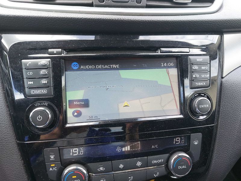 Nissan Qashqai 1.5 dCi N-Connecta — zdjęcie 13