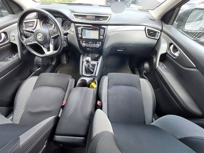 Nissan Qashqai 1.5 dCi N-Connecta — zdjęcie 11