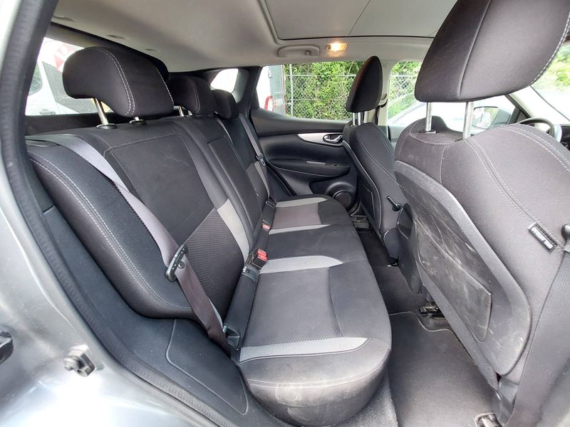 Nissan Qashqai 1.5 dCi N-Connecta — zdjęcie 14
