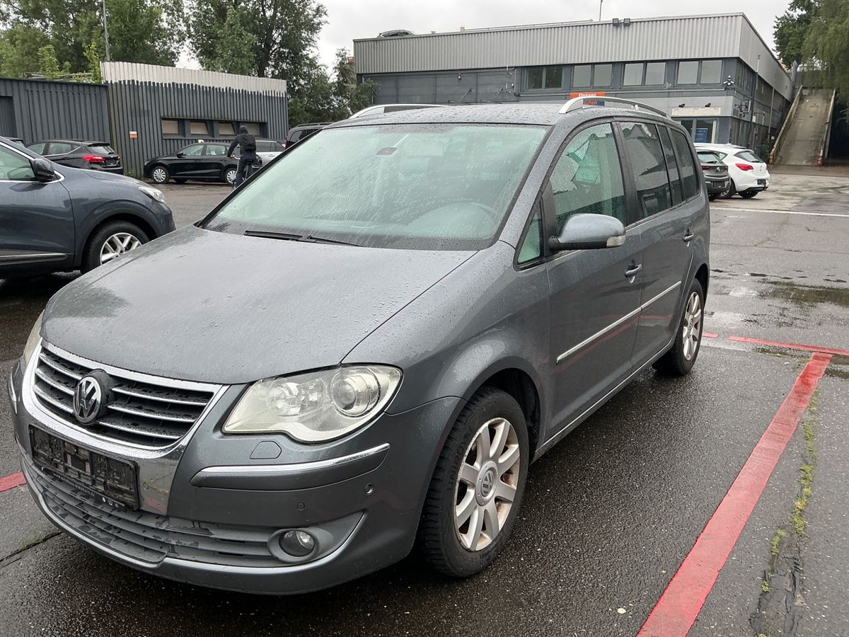 Volkswagen Touran 2007 — photo 1