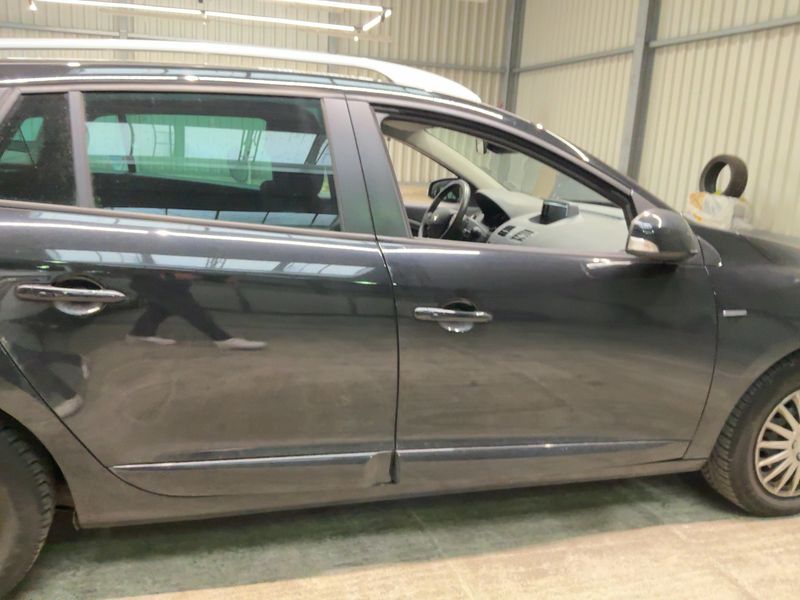 Renault Megane 1.5 dCi Limited — zdjęcie 7