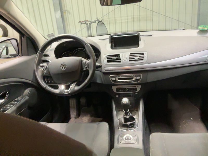 Renault Megane 1.5 dCi Limited — zdjęcie 12