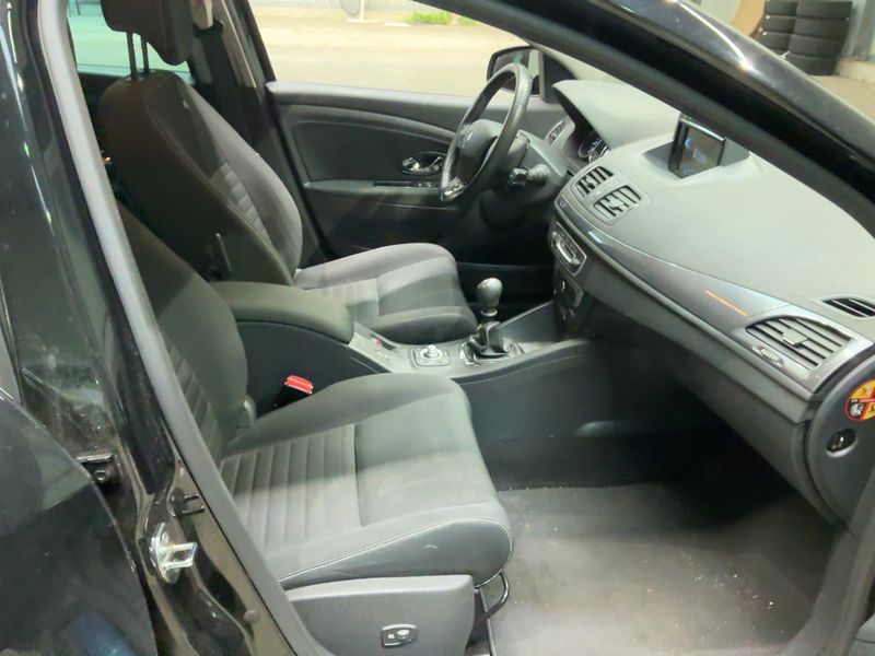 Renault Megane 1.5 dCi Limited — zdjęcie 11